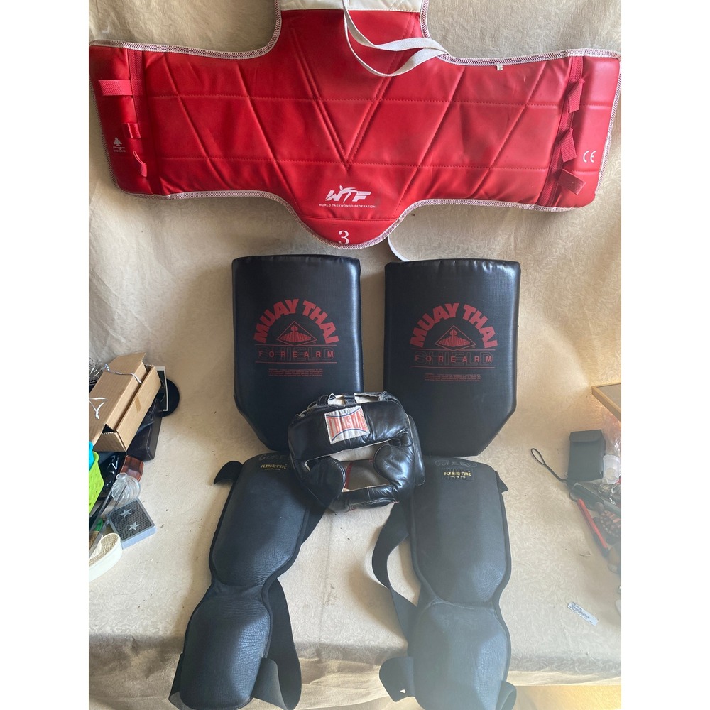 Century Thaismai Martial Arts Gear Set Mixed Size 3 Red Black Good MMA Sparring